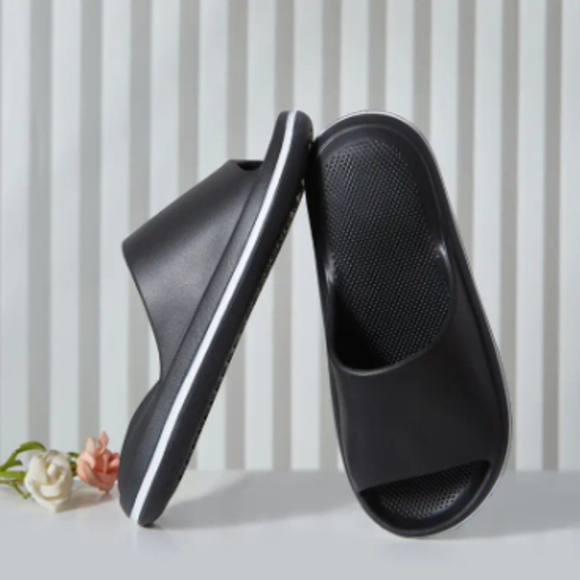 Women's Beautiful Black with White Trimming Open Toe Sandal EVA Slides NWT - Picture 9 of 10